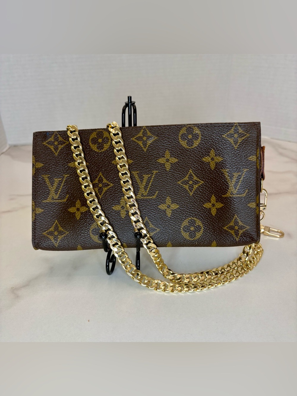 Louis Vuitton Monogram Pochette W/Unbranded chain strap